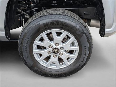 Used 2025 Toyota Tacoma SR5 RWD image 28