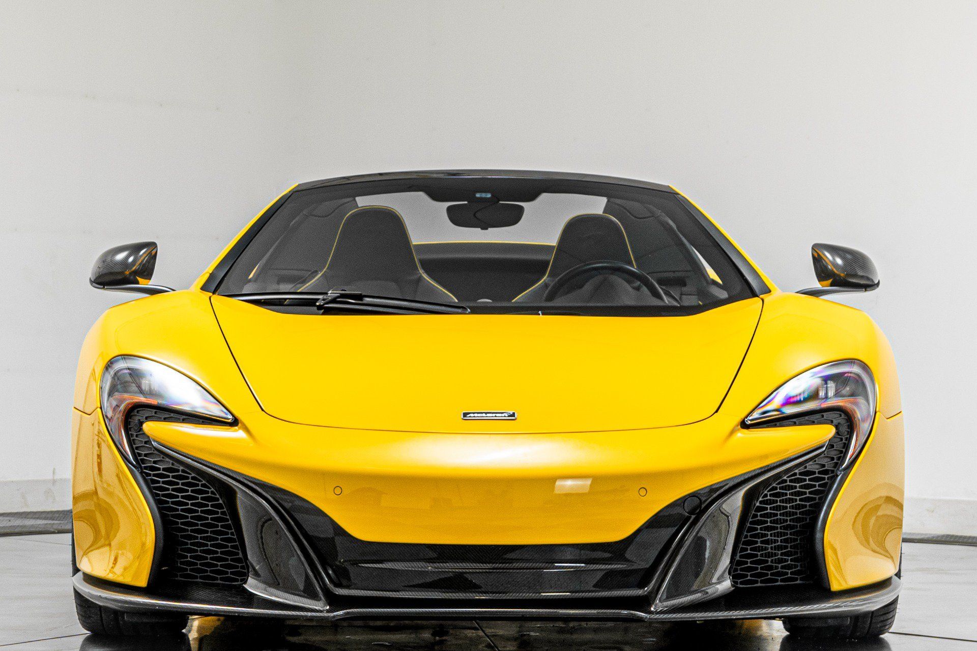 Used 2015 McLaren 650S Spider RWD image 4