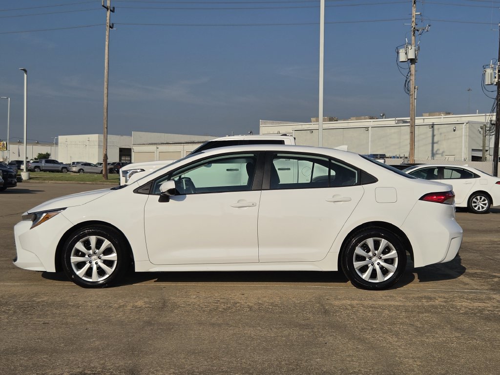 Used 2026 Toyota Corolla LE FWD image 6