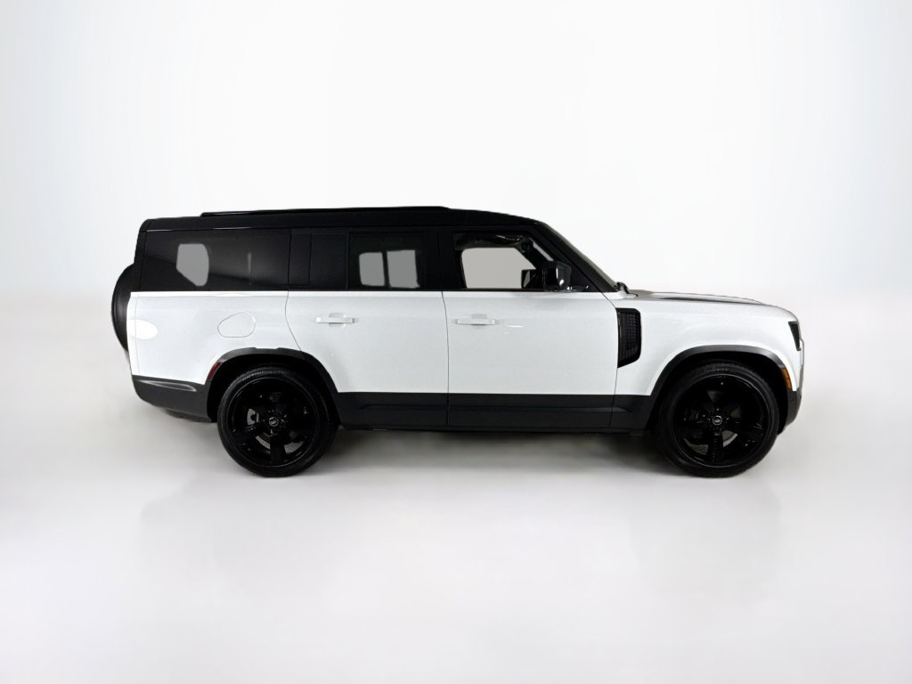 Used 2023 Land Rover Defender 130 SE AWD/4WD image 6