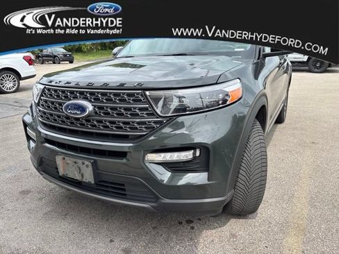 Used 2022 Ford Explorer XLT w/ Equipment Group 202A AWD/4WD image 1