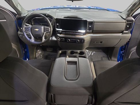 Used 2025 Chevrolet Silverado 1500 LT image 9