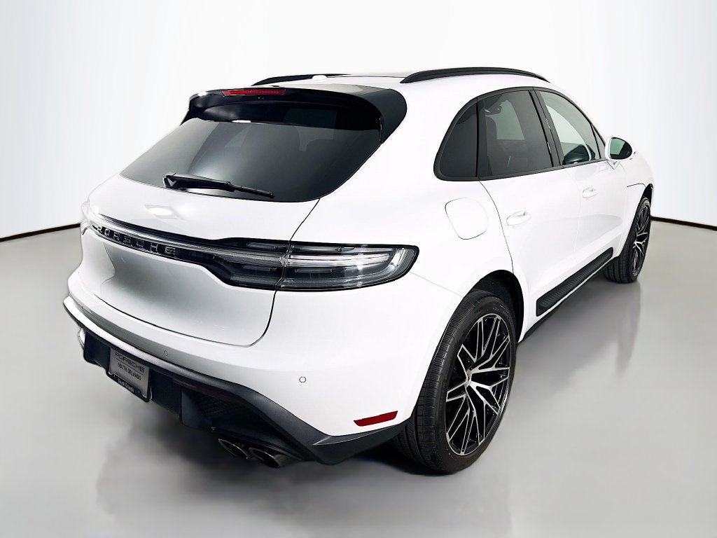 Certified 2025 Porsche Macan AWD/4WD image 9