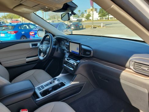 Certified 2023 Ford Explorer Limited image 30