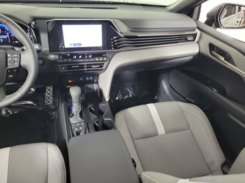 Used 2026 Toyota Camry SE FWD image 17