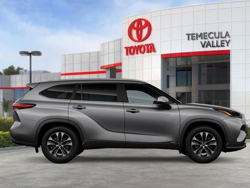 New 2026 Toyota Highlander XLE image 14