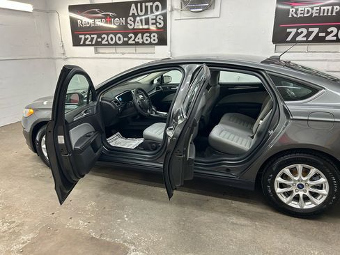 Used 2015 Ford Fusion S image 10