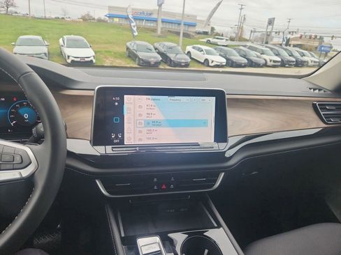 New 2026 Volkswagen Atlas SE image 16