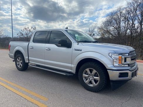 Used 2019 Ford F150 XLT w/ Equipment Group 302A Luxury image 3