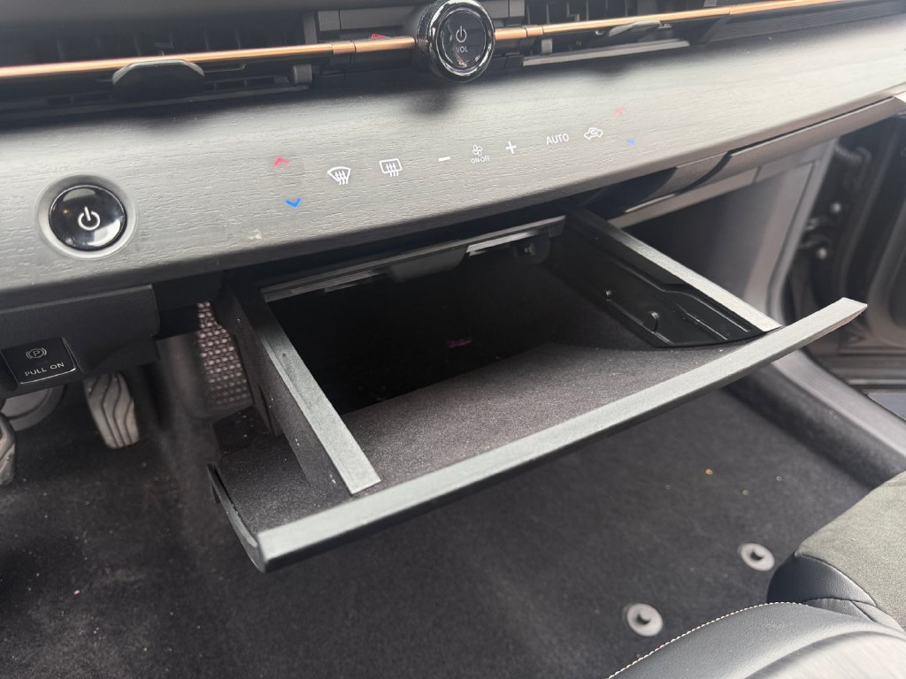 Used 2023 Nissan Ariya FWD image 17