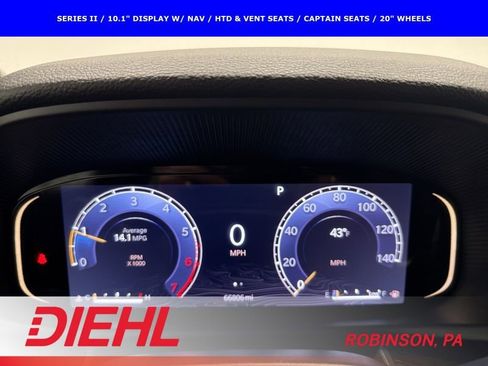 Certified 2024 Jeep Wagoneer Series II image 34