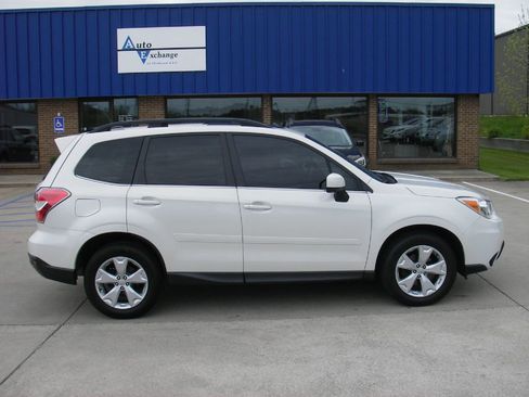 Used 2015 Subaru Forester 2.5i Limited AWD/4WD image 4