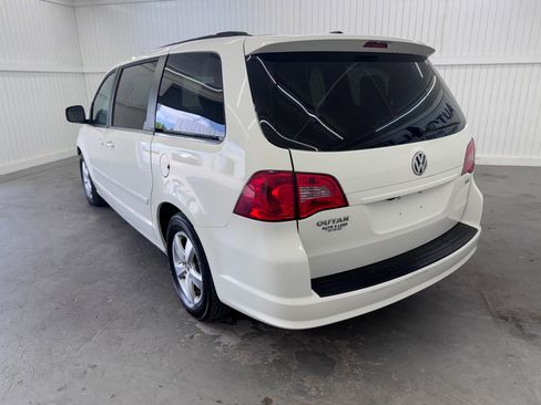 Used 2011 Volkswagen Routan SE image 7