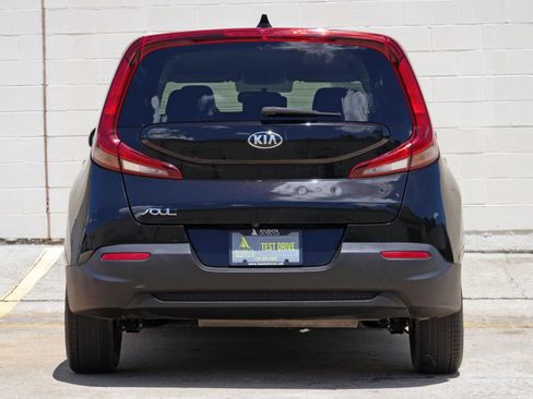 Used 2020 Kia Soul LX FWD image 10