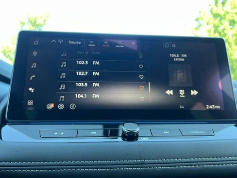 New 2026 Nissan Rogue Platinum AWD/4WD image 9