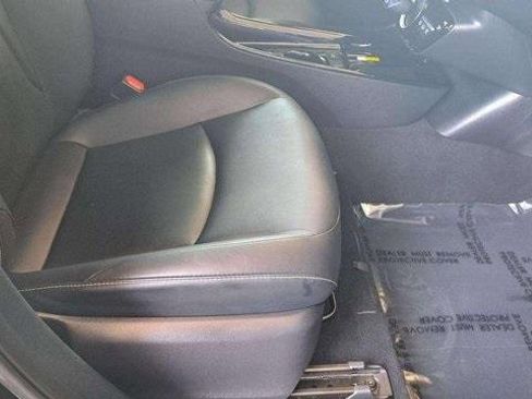 Used 2022 Toyota Prius Prime XLE image 18