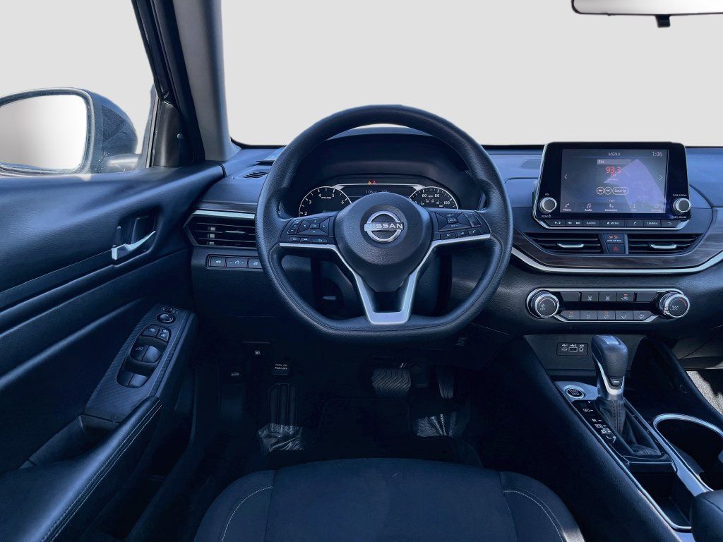 Used 2024 Nissan Altima 2.5 SV FWD image 20