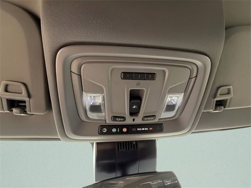 Used 2025 Chevrolet Silverado 1500 LT image 23