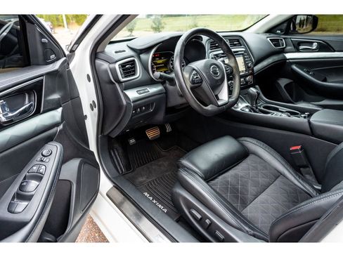 Used 2017 Nissan Maxima SR w/ Midnight Edition image 10