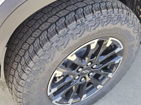 New 2026 Chevrolet Traverse Z71 w/ Enhanced Driving Package image 7