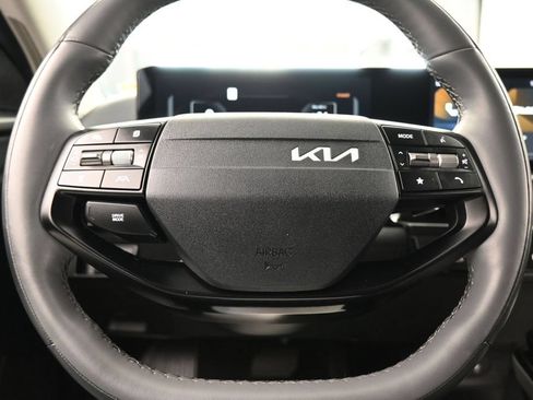 Used 2025 Kia EV6 Light RWD image 30