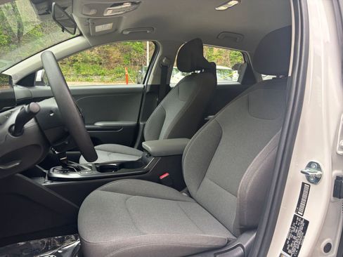 Used 2025 Kia K4 FWD image 37