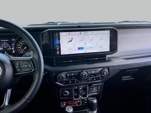Used 2024 Jeep Gladiator Sport AWD/4WD image 7