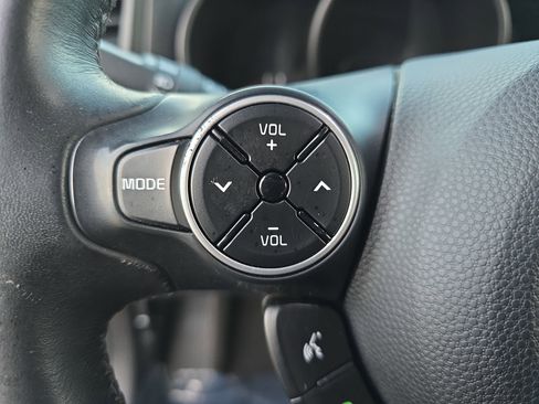 Used 2015 Kia Soul ! w/ Sun & Sound Package image 17