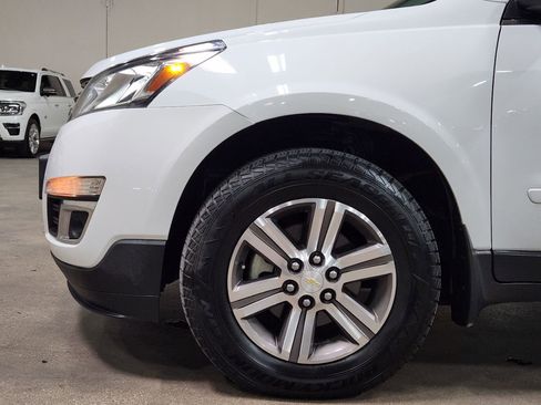 Used 2017 Chevrolet Traverse LT FWD image 5