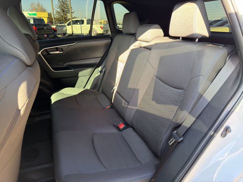 Used 2025 Toyota RAV4 SE image 30
