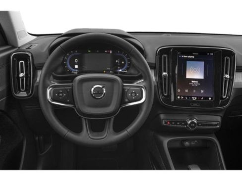 Used 2023 Volvo XC40 B4 Ultimate FWD image 10