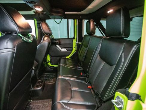 Used 2017 Jeep Wrangler Unlimited Rubicon image 24