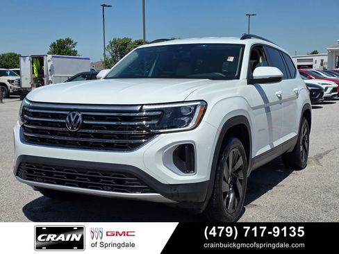 Used 2024 Volkswagen Atlas SE w/ Black Wheel Package FWD image 10