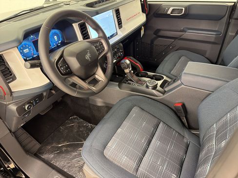 New 2026 Ford Bronco Heritage Edition AWD/4WD image 4