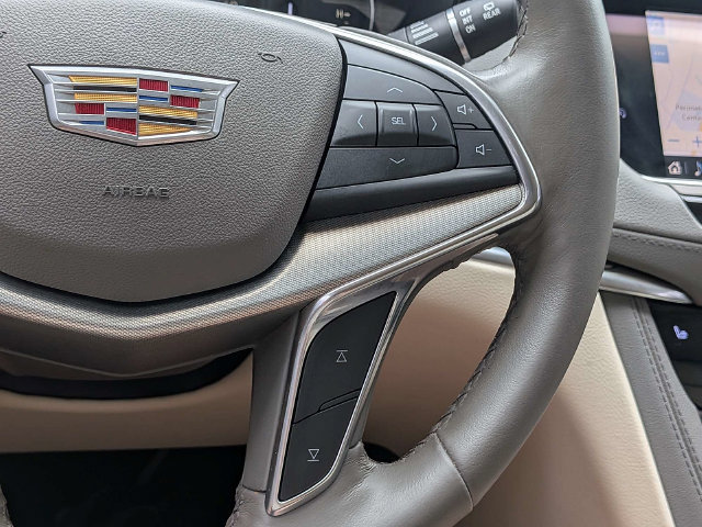 Used 2020 Cadillac XT5 Premium Luxury FWD image 32