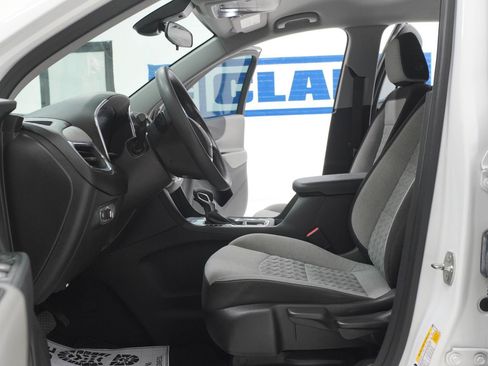 Used 2023 Chevrolet Equinox LS w/ Driver Confidence II Package FWD image 5