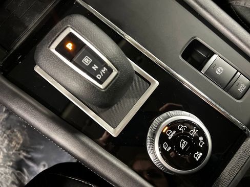 Used 2024 Mitsubishi Outlander ES image 24