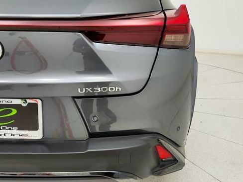 Used 2025 Lexus UX 300h FWD image 28