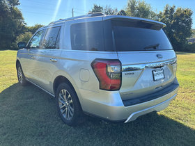 Used 2018 Ford Expedition Limited w/ Equipment Group 301A AWD/4WD image 2
