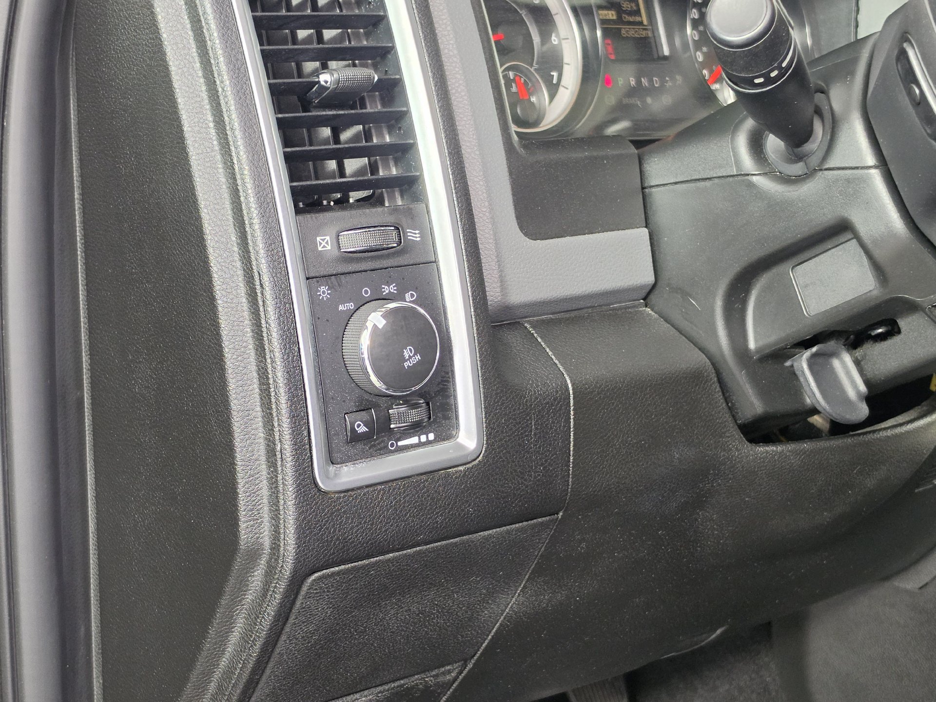 Used 2018 RAM 2500 Big Horn AWD/4WD image 9