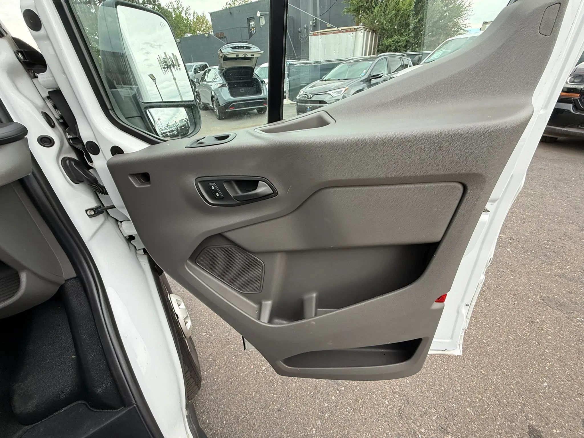 Used 2021 Ford Transit 350 Medium Roof AWD image 25
