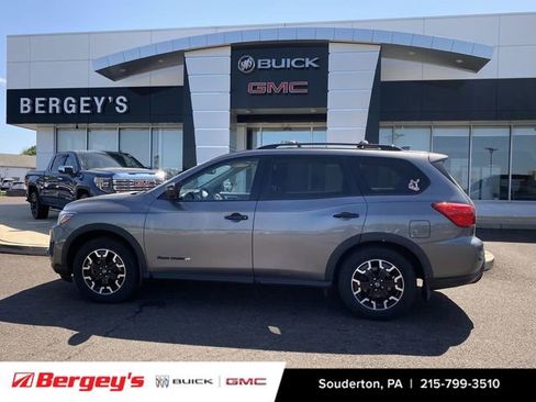 Used 2020 Nissan Pathfinder SL AWD/4WD image 2
