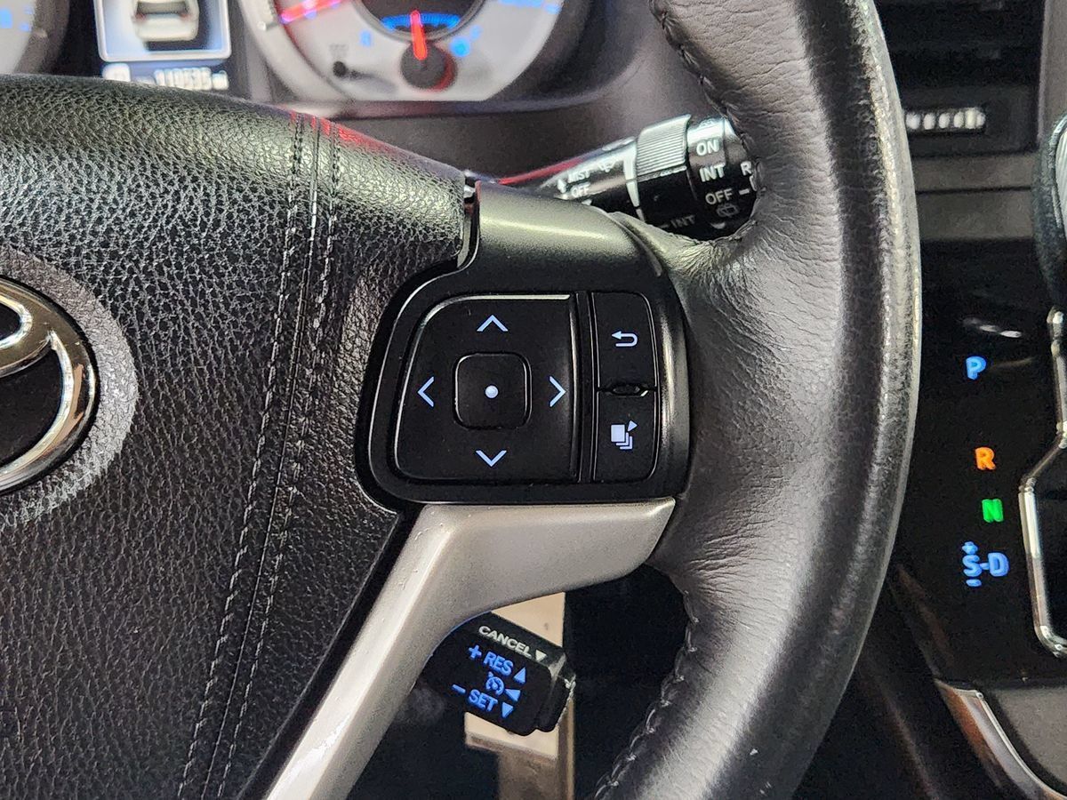 Used 2017 Toyota Sienna SE FWD image 48