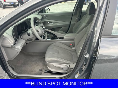 Used 2023 Hyundai Elantra Blue FWD image 9