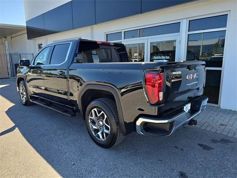 New 2026 GMC Sierra 1500 SLE w/ Preferred Package image 5