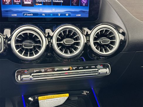 New 2025 Mercedes-Benz GLA 250 image 16