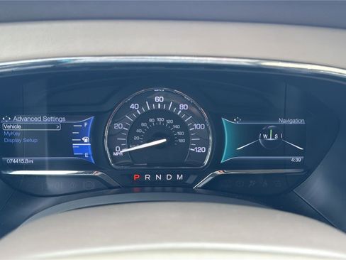 Used 2017 Lincoln Navigator Select RWD image 18