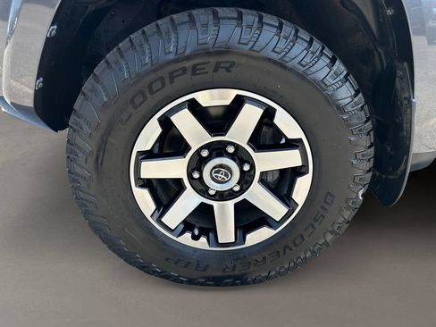 Used 2019 Toyota 4Runner 4WD image 10