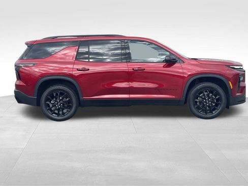 Used 2024 Chevrolet Traverse LT w/ Midnight/Sport Edition image 2