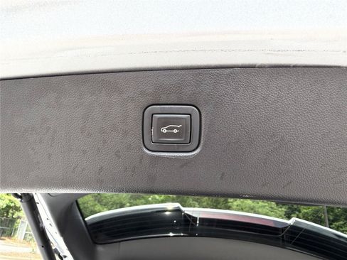 Used 2021 Chevrolet Blazer LT w/ Sound & Technology Package FWD image 37